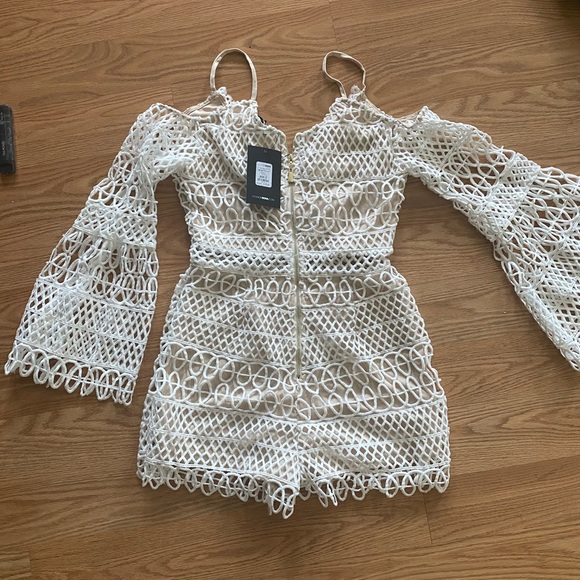 White Crochet bell sleeved romper size S - Picture 5 of 7